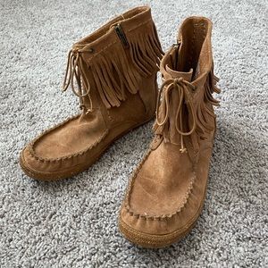 Ugg moccasin ankle boots size 7.5